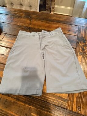 Walter Hagen Light Gray Men’s Flat Front Golf Shorts. Waist 30. Excellent!